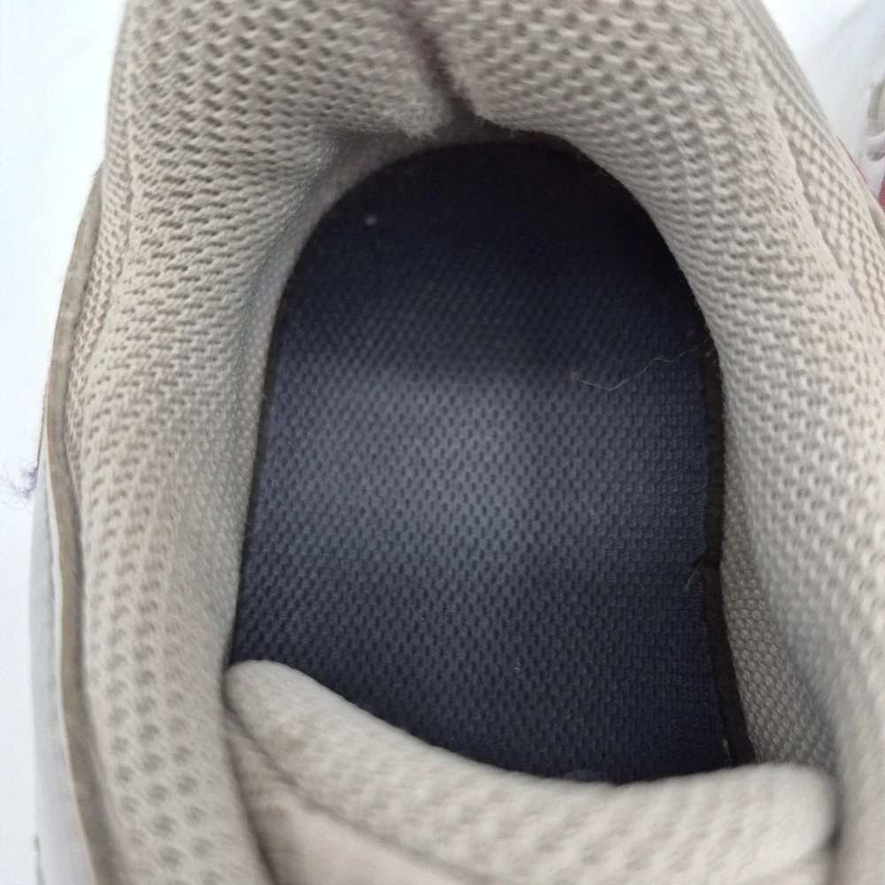 Nike Legend Essential 2 Shoes Womens Size‎ 7.5 Training Sneakers CQ9545-556